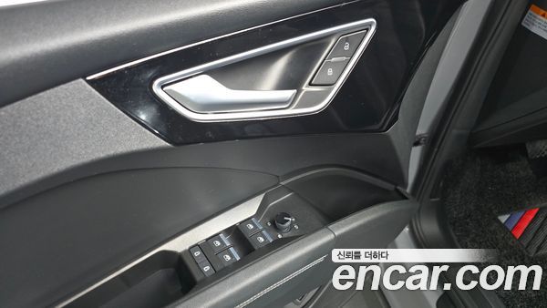 Audi Q4 e-tron 2022, фото 28
