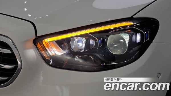 Mercedes-Benz E-Class 2022, фото 8