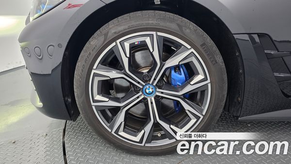 BMW i4 2023, фото 5