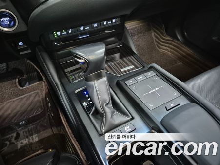 Lexus ES 2021, фото 9