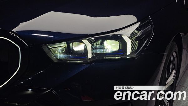 BMW 5 Series 2025, фото 8