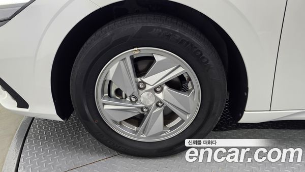 Hyundai Elantra 2024, фото 5