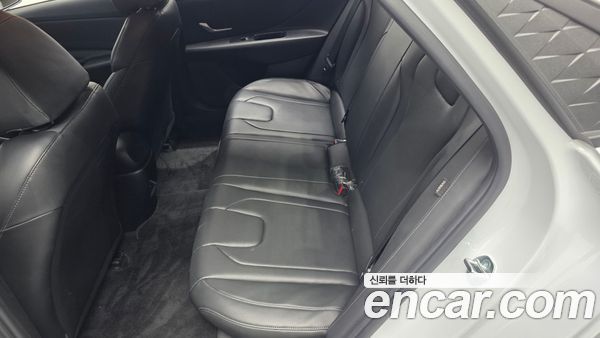 Hyundai Elantra 2024, фото 16