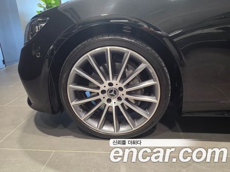 Mercedes-Benz E-Class 2023, фото 5