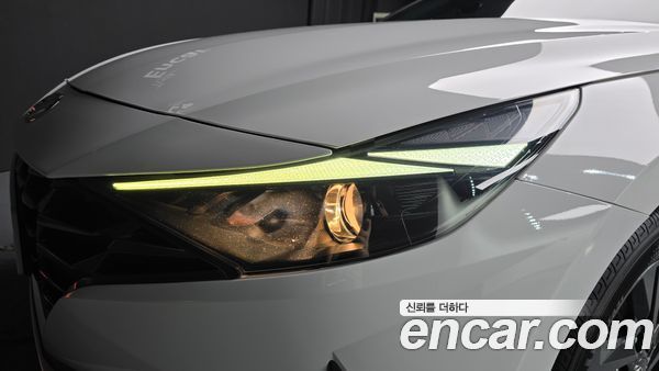 Hyundai Elantra 2023, фото 8