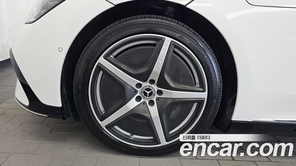 Mercedes-Benz EQE 2023, фото 5