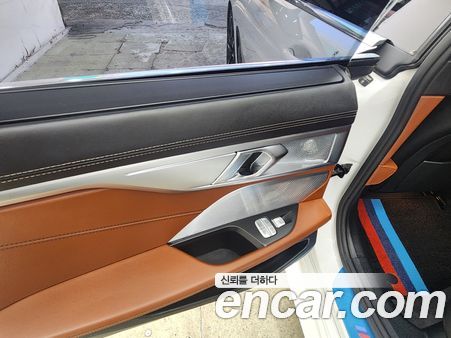 BMW 8 Series 2024, фото 9