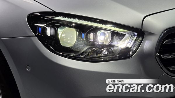 Mercedes-Benz E-Class 2021, фото 8