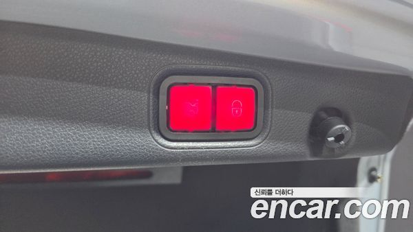 Mercedes-Benz E-Class 2021, фото 31