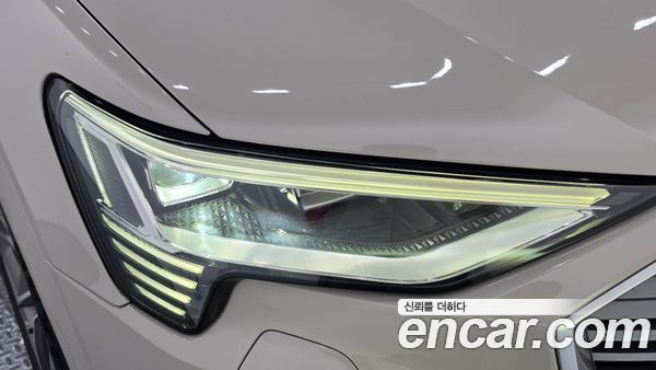 Audi e-tron 2020, фото 8
