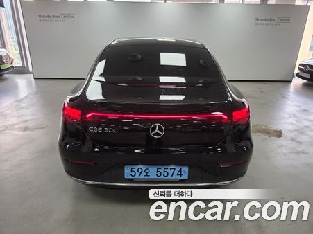 Mercedes-Benz EQE 2023, фото 4