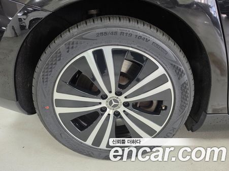 Mercedes-Benz EQE 2023, фото 5