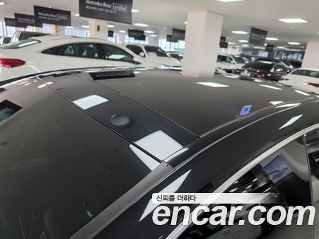 Mercedes-Benz EQE 2023, фото 12