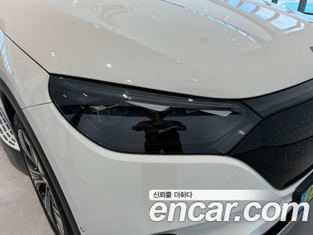 Mercedes-Benz EQE 2024, фото 12