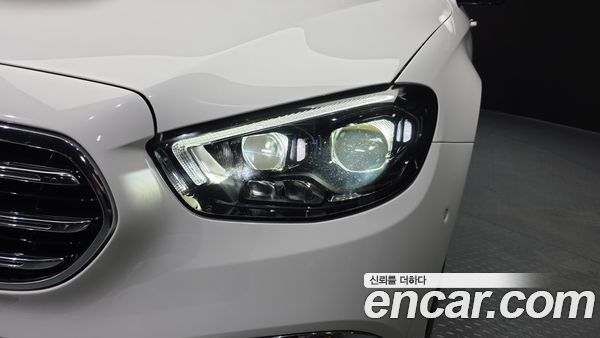 Mercedes-Benz E-Class 2021, фото 8