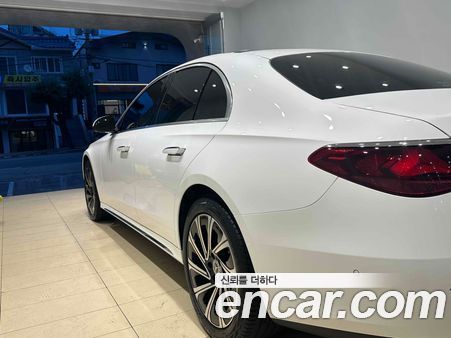 Mercedes-Benz E-Class 2026, фото 2