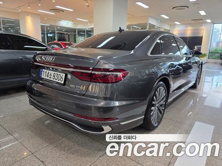 Audi A8 2022, фото 5