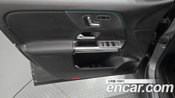 Mercedes-Benz EQA 2022, фото 13