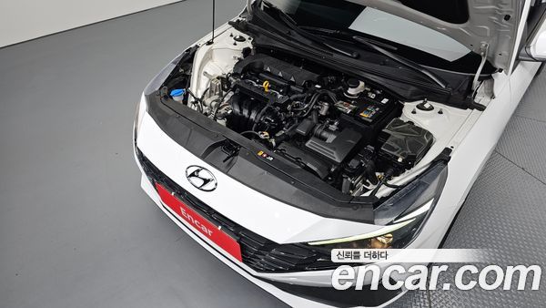 Hyundai Elantra 2023, фото 6