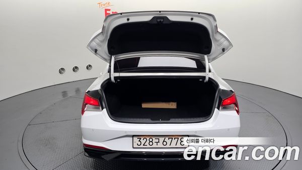 Hyundai Elantra 2023, фото 26