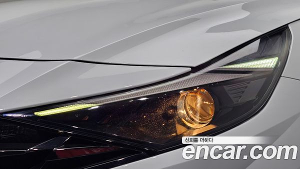 Hyundai Elantra 2023, фото 8