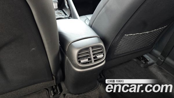 Hyundai Elantra 2023, фото 30
