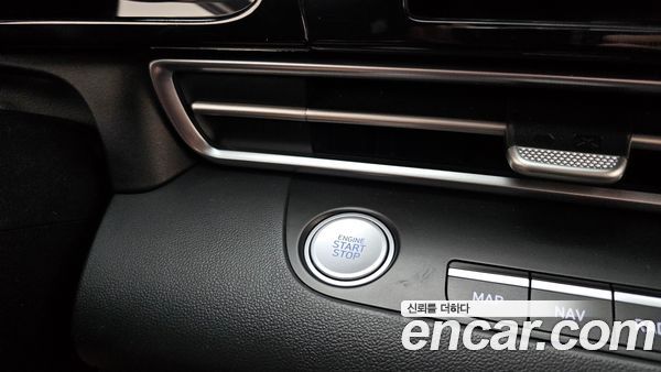 Hyundai Elantra 2023, фото 31