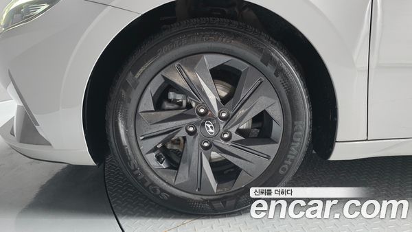 Hyundai Elantra 2021, фото 5