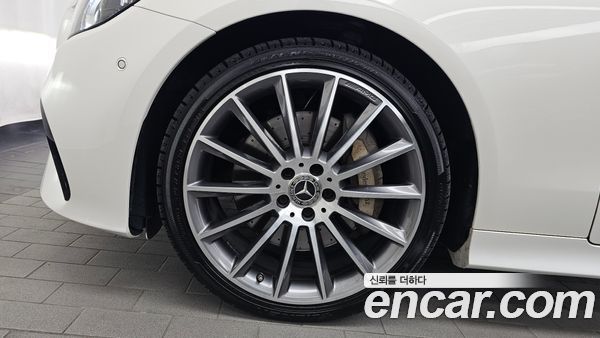 Mercedes-Benz E-Class 2021, фото 5