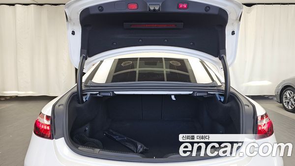 Mercedes-Benz E-Class 2021, фото 26