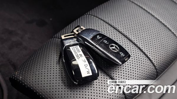 Mercedes-Benz E-Class 2021, фото 16