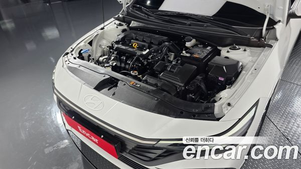 Hyundai Elantra 2025, фото 6