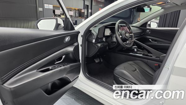 Hyundai Elantra 2025, фото 13