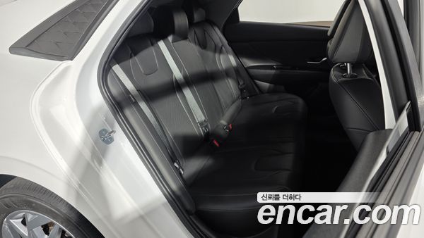Hyundai Elantra 2025, фото 18