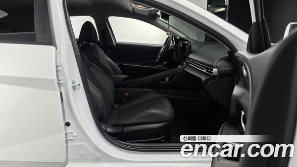 Hyundai Elantra 2025, фото 16