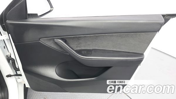 Tesla Model Y 2022, фото 13