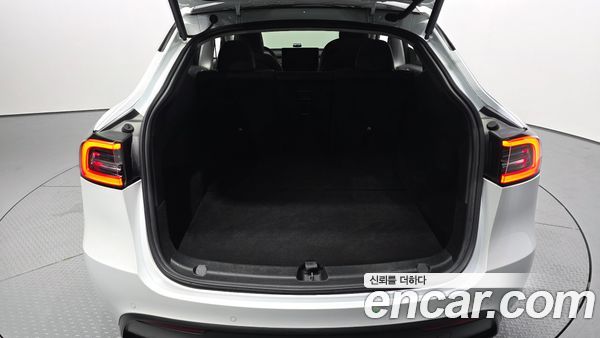 Tesla Model Y 2022, фото 31