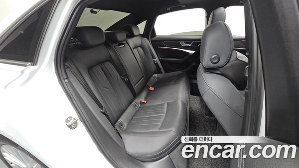 Audi A6 2021, фото 17