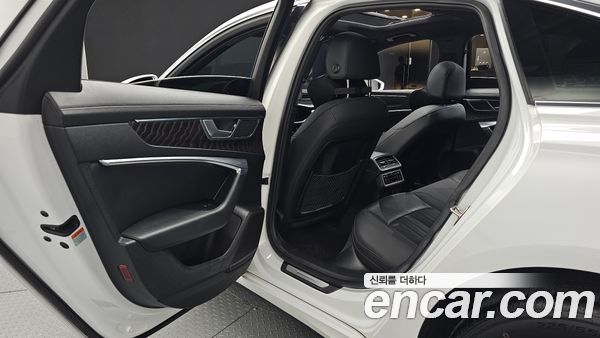 Audi A6 2021, фото 18