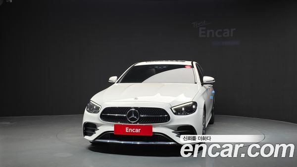 Mercedes-Benz E-Class 2023, фото 3