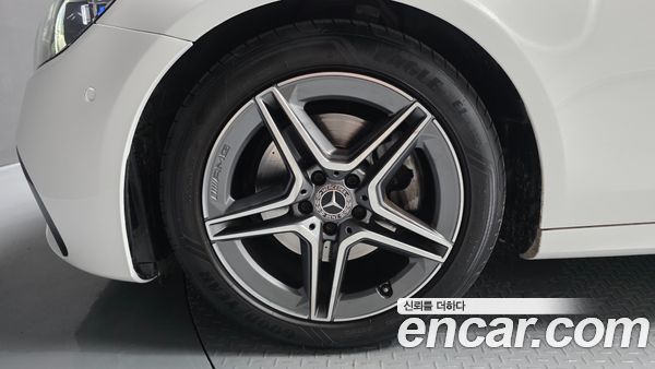 Mercedes-Benz E-Class 2023, фото 5