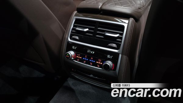BMW 7 Series 2020, фото 30