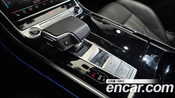 Audi A8 2021, фото 11
