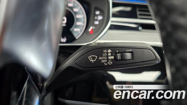 Audi A8 2021, фото 25