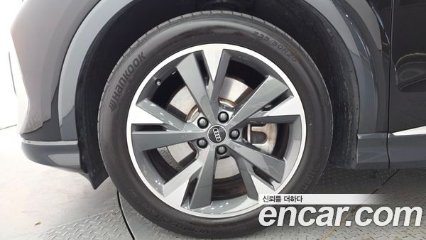Audi Q4 e-tron 2023, фото 5