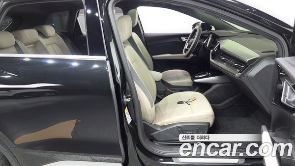 Audi Q4 e-tron 2023, фото 16