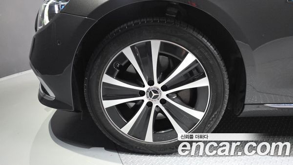 Mercedes-Benz E-Class 2021, фото 5