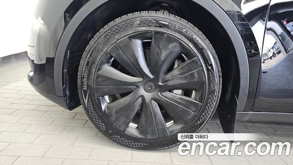 Tesla Model Y 2024, фото 5