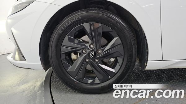 Hyundai Elantra 2023, фото 5