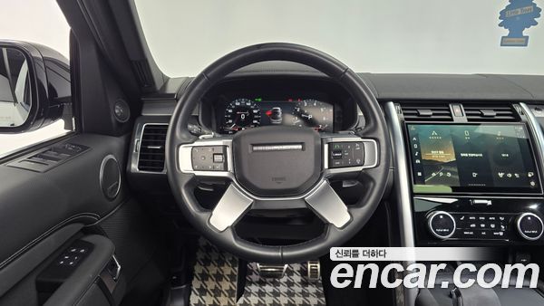 Land Rover Discovery 2023, фото 19